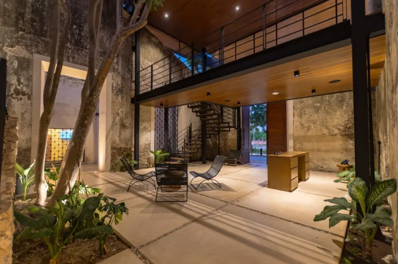 Vestíbulo contemporáneo de la Casa Club de Hacienda Kikteil