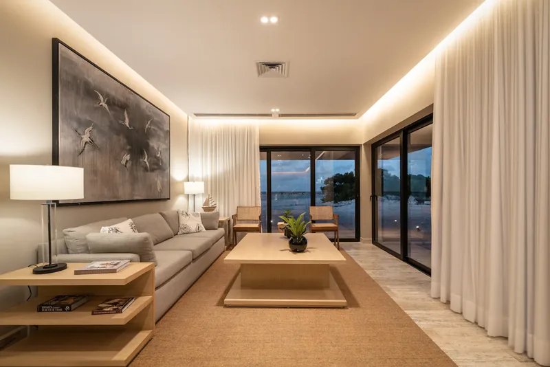Interior de departamento showroom en Yucalpetén Resort Marina